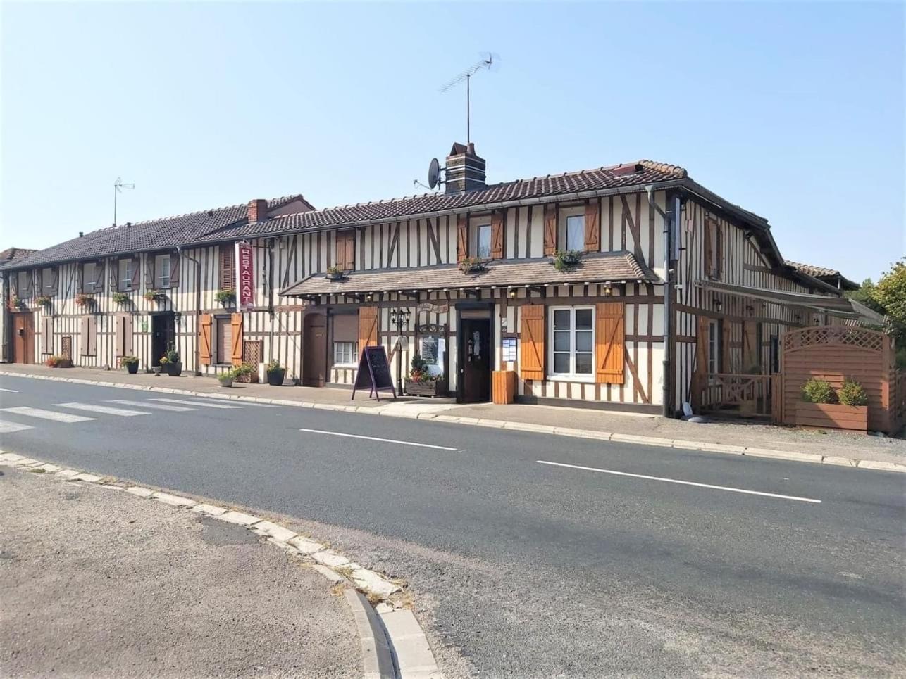 La Petite Auberge Chatelraould-Saint-Louvent Luaran gambar